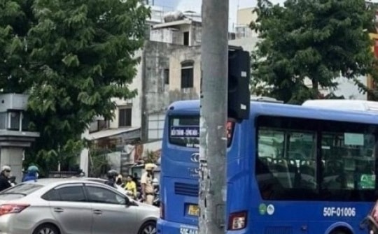 Xe buýt cán tử vong người phụ nữ ở cửa ngõ sân bay Tân Sơn Nhất