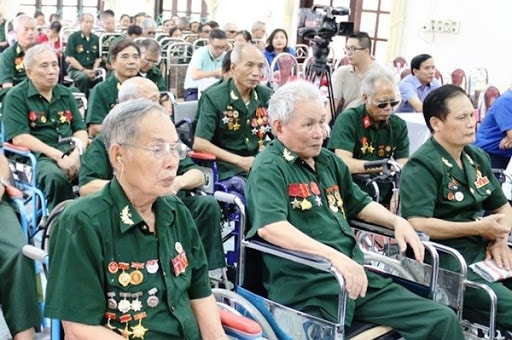 Mức quà tặng ngày Thương binh - Liệt sĩ 27/7/2024 cho người có công với cách mạng