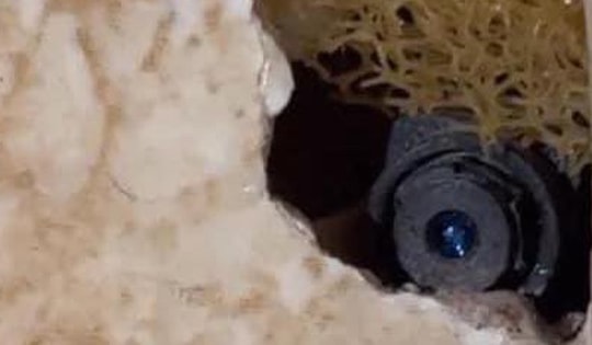 Chủ nhà trọ ở Hà Nội bị 'tố' lắp camera trong phòng vệ sinh nữ