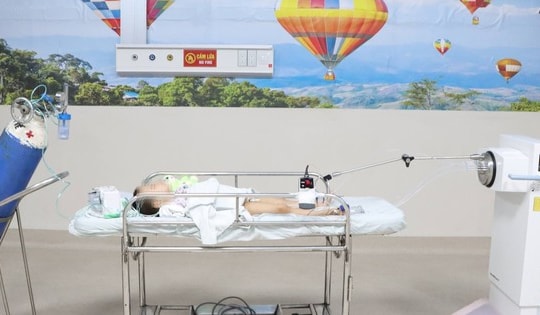 Hai bệnh viện phối hợp cứu bé gái 3 tuổi bị ung thư hiếm gặp