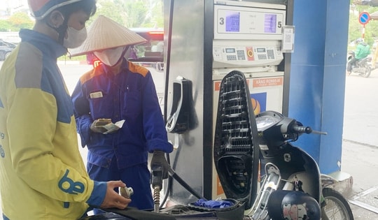 Giá xăng trong nước ngày mai dự báo tiếp tục tăng, vượt mốc 23.000đ/lít