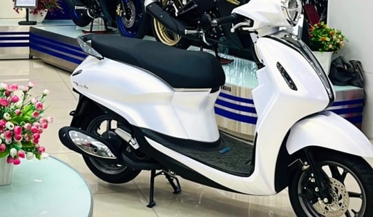 Giá xe Grande mới nhất thiết kế cổ điển giảm sốc tới 8 triệu đồng, Honda Lead lo lắng cạnh tranh