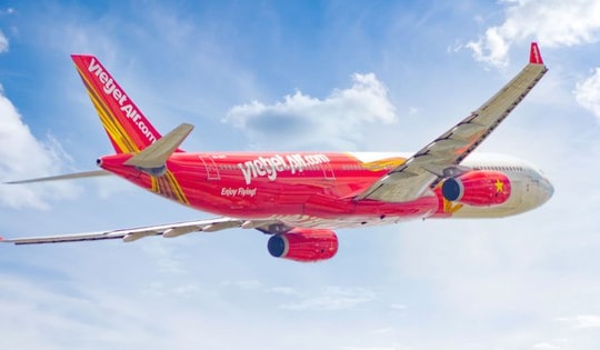 Top 50 công ty niêm yết tốt nhất của Forbes gọi tên Vinamilk, Petrolimex, Vietjet, Hoà Phát, FPT…