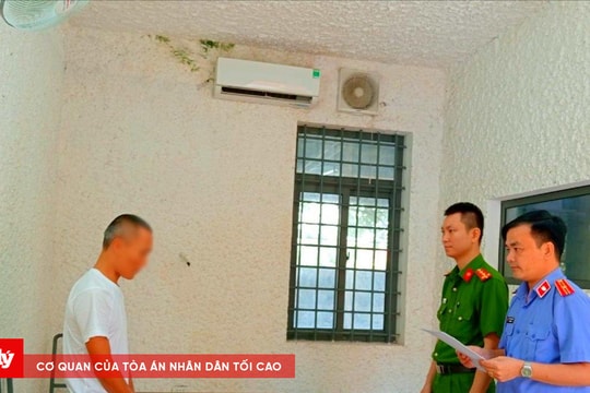 Mua pháo hoa nổ từ Lào về để sử dụng