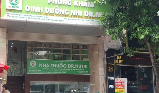 Phòng khám Dinh dưỡng nhi Dr. Nutri vẫn mở cửa dù tòa nhà vi phạm PCCC, biển hiệu không ghi số giấy phép khám, chữa bệnh
