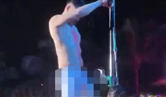 Xử phạt 50 triệu đồng quán bar bãi biển ở Hạ Long vì biểu diễn khiêu dâm