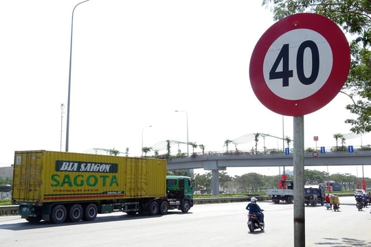 Tiếp tục rà soát, điều chỉnh việc gắn biển báo giao thông