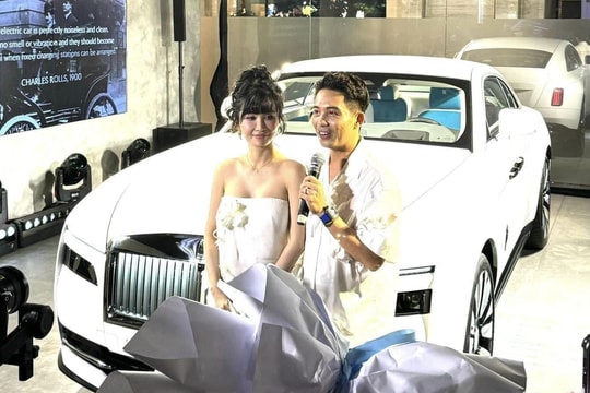 Lộ diện đại gia Việt đầu tiên nhận xe siêu sang thuần điện Rolls-Royce Spectre