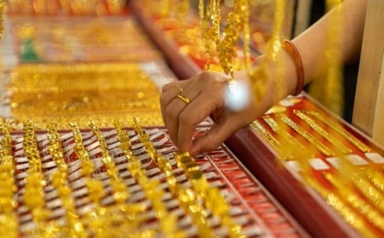 Giá vàng hôm nay 1/7: Thực hiện bình ổn thị trường, vàng miếng SJC giảm gần 13 triệu đồng/lượng
