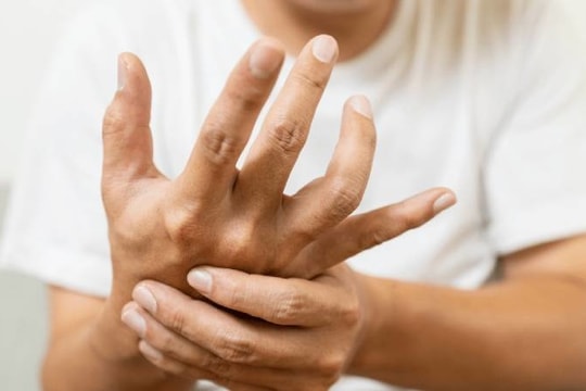 Thiếu vitamin B có liên quan đến bệnh Parkinson