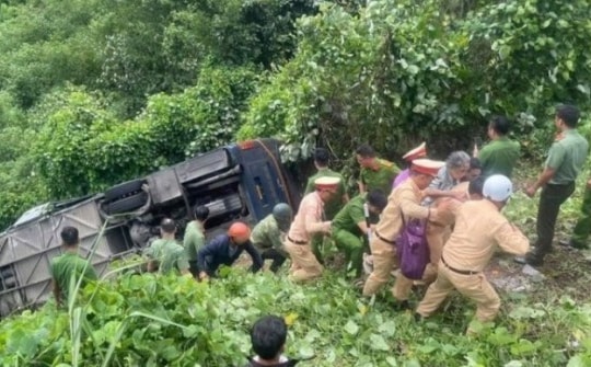 Thông tin mới vụ xe khách lao xuống vực khiến nhiều người bị thương