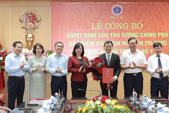 Trao quyết định bổ nhiệm Thứ trưởng Bộ Y tế