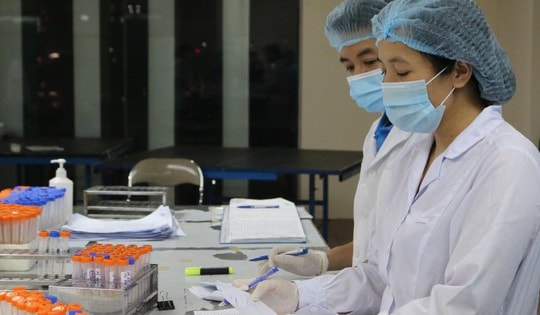 Tin vui cho viên chức ngành y tế, từ tháng 7/2024, lương bác sĩ ở bậc cao nhất tăng đến 4,3 triệu đồng/tháng