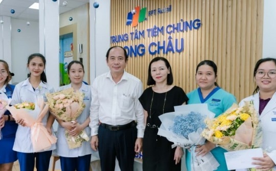 Một nữ bác sĩ đã cấp cứu thành công cho một phụ nữ bị sốc phản vệ ngay tại nhà thuốc trên đường 3 tháng 2, Quận 10