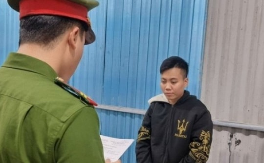 Bị truy đuổi, dùng bình xịt hơi cay tấn công công an ở Đà Nẵng