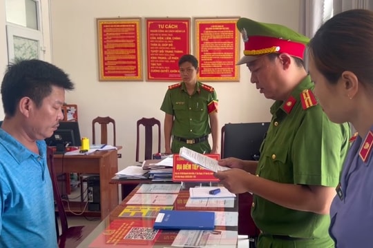 Khởi tố, bắt giam nhân viên Văn phòng đăng ký đất đai