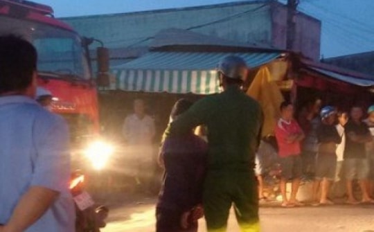 Công an điều tra vụ đốt xe tải ở chợ đầu mối nông sản