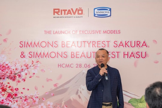 Chủ tịch Rita Võ Group “đặt hàng” 2 dòng nệm hoa Sen và hoa Anh Đào