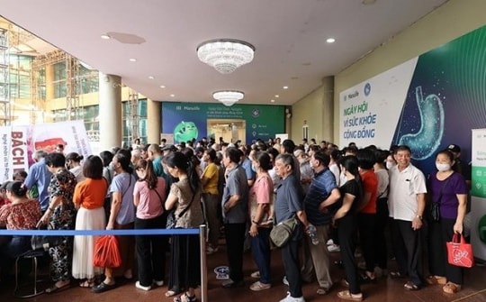 Manulife tổ chức tầm soát vi khuẩn HP miễn phí cho người dân Hà Nội