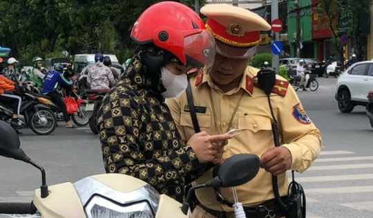 Gần 500 tài xế bị tước giấy phép lái xe qua ứng dụng VNeID