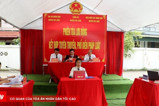 Dùng hung khí đuổi đánh nhau, gây náo loạn khu dân cư