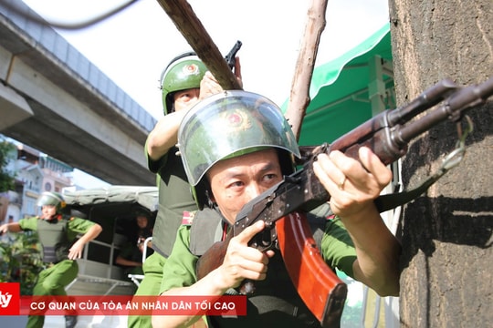 Diễn tập giải cứu con tin, cướp tiệm vàng ở Hà Nội