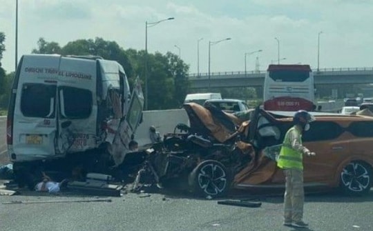 Thủ tướng yêu cầu làm rõ vi phạm trong vụ tai nạn trên cao tốc Hà Nội - Hải Phòng