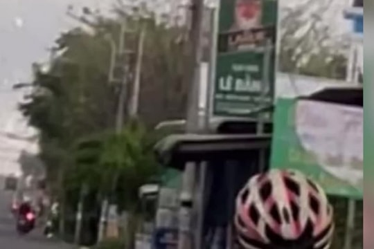 Lốc xoáy cuốn bay mái tôn, nổ bình điện ở Đồng Tháp