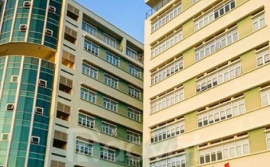 Trụ sở trường cao đẳng bị rao bán để siết nợ