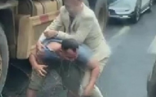 Công an lấy lời khai chú rể đánh tài xế trên đường đi rước dâu