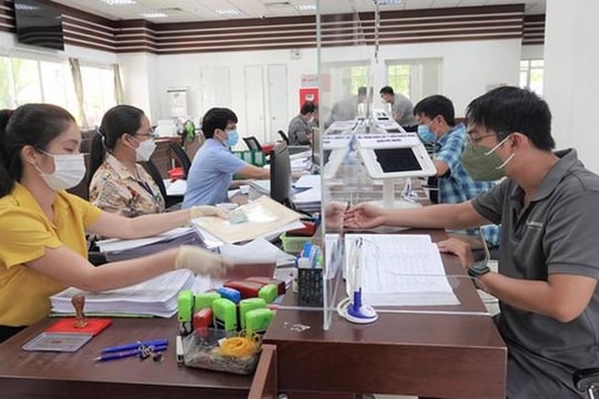 Nghỉ việc do ốm đau có được giải quyết tinh giản biên chế?