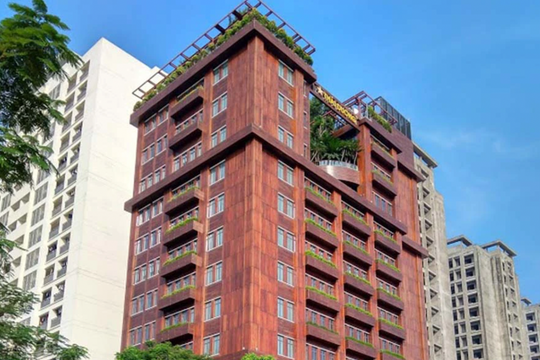 Ông chủ toà nhà ốp gỗ 100% duy nhất Việt Nam: Bán Dầu gội “3 ngày không gàu, không ngứa”, sản phẩm sinh lý Rocket 1h… doanh thu ngàn tỷ mỗi năm