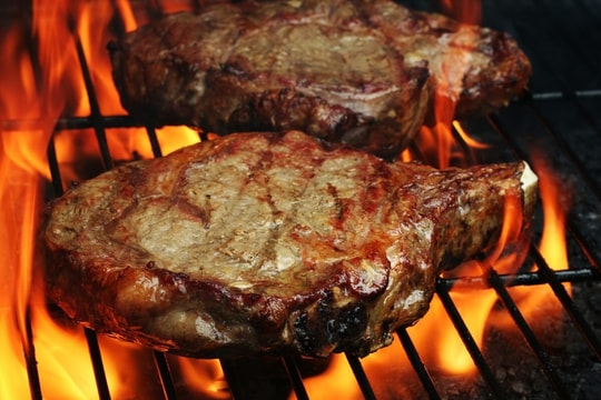 Thực hư tin đồn thịt nướng gây ung thư