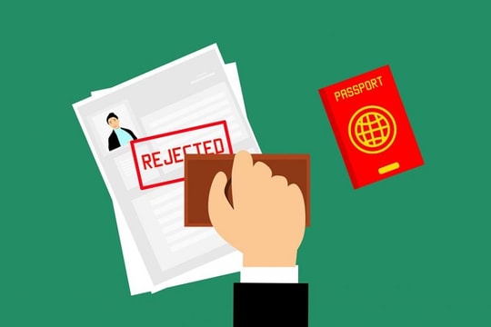 Người hai quốc tịch có được làm thẻ căn cước không?