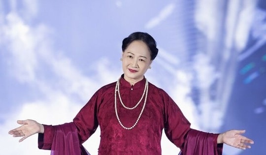 'Người đàn bà lạ của điện ảnh Việt' tuổi 70 viên mãn bên chồng nhiếp ảnh gia