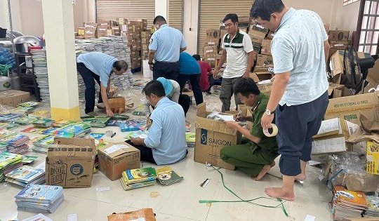 Hậu Giang: Phát hiện kho sách giáo khoa giả lớn nhất từ trước đến nay
