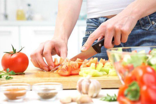 Kiên trì ăn cà chua mỗi ngày, sau một năm người đàn ông nhận kết quả bất ngờ