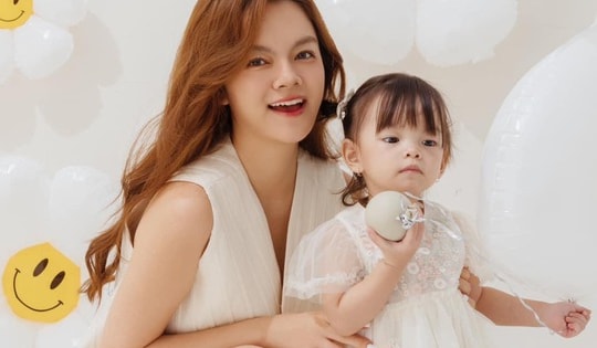 Ông xã Phạm Quỳnh Anh vắng mặt trong bộ ảnh sinh nhật con