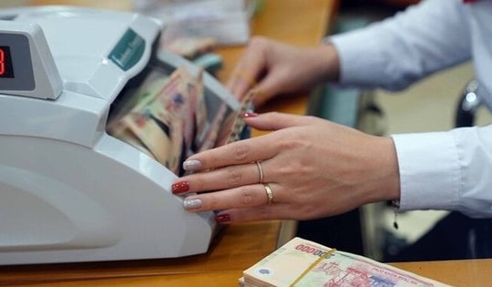 Lãi suất ngân hàng Agribank, BIDV mới nhất: Gửi tiết kiệm 900 triệu nhận lãi bao nhiêu là cao nhất?