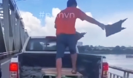 Hành vi ném rác ra sông Hồng bị xử phạt thế nào?