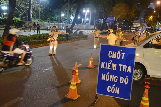 Từ chối kiểm tra nồng độ cồn của CSGT có thể bị phạt đến 40 triệu đồng