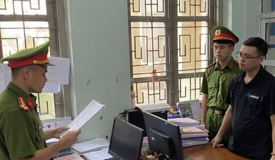 Bắt 2 cán bộ huyện ở Bắc Kạn