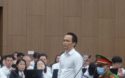 Xét xử cựu chủ tịch FLC Trịnh Văn Quyết: HĐXX cho phép các bị cáo dùng giấy bút