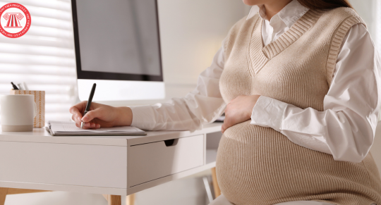 Chế độ thai sản của lao động nữ mang thai hộ trong Luật Bảo hiểm xã hội 2024