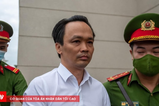 Các bị cáo trong vụ FLC được dẫn giải đến tòa