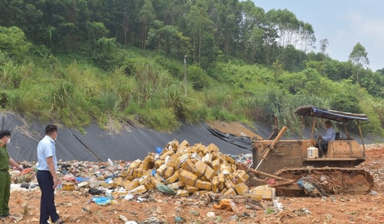 Buộc tiêu hủy 5 tấn chân gà đông lạnh không rõ nguồn gốc xuất xứ
