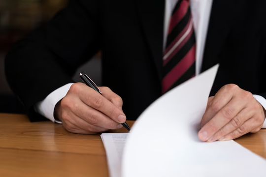 Cơ quan nào xác nhận việc đăng ký khai thác nước mặt?