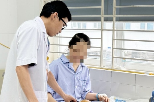 Cho ong đốt chữa đau khớp gối, người phụ nữ bị hoại tử chân