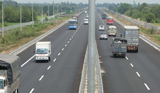 Quy định mới nhất về tốc độ và khoảng cách giữa các xe từ 1/1/2025, lái xe vi phạm có thể bị phạt rất nặng