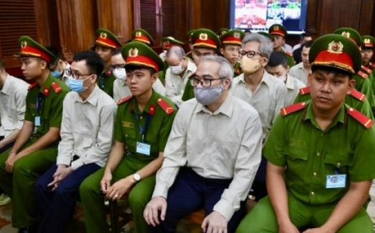 Người lừa cựu Cục trưởng Cục đăng kiểm chi 100.000 USD để 'lấy thông tin từ công an' khai gì tại tòa?